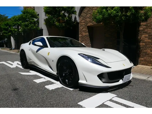 Ferrari 812 Superfast 2018 – skladem v Japonsku